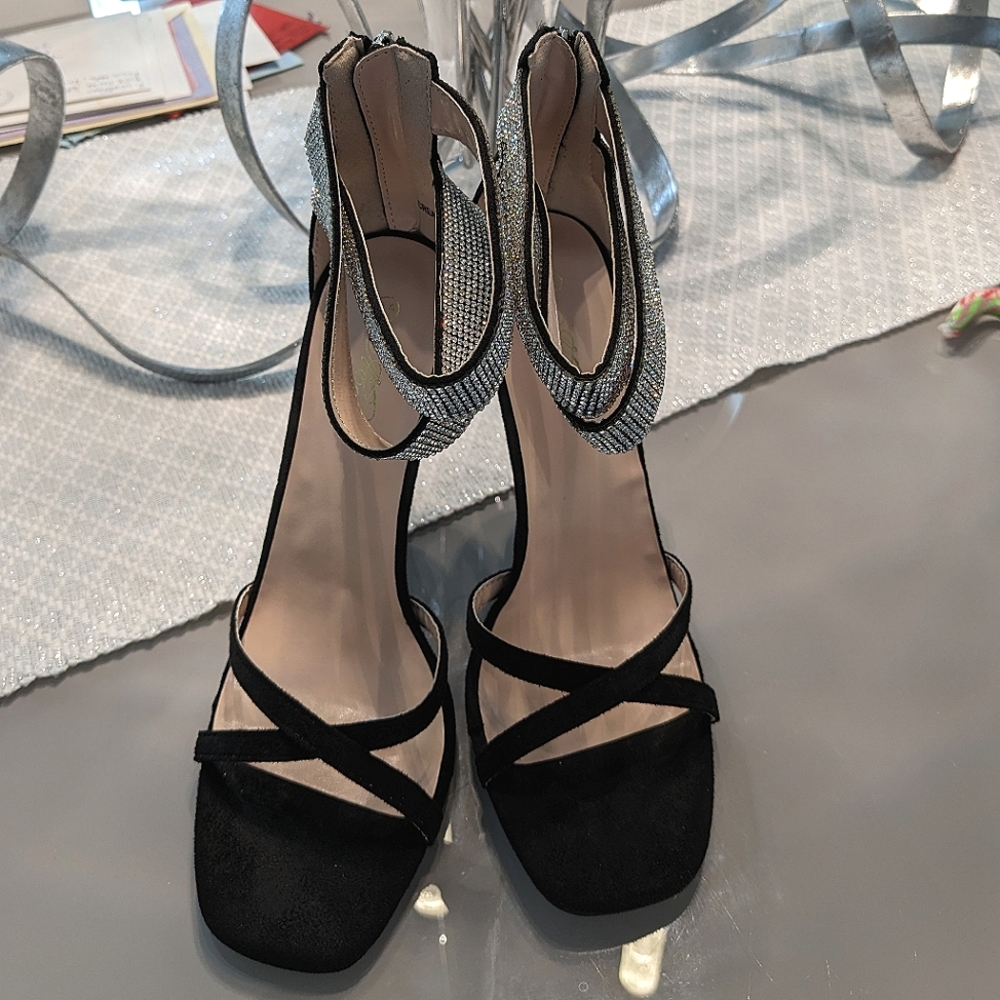 Women, 8 1/2 dress shoes, never worn